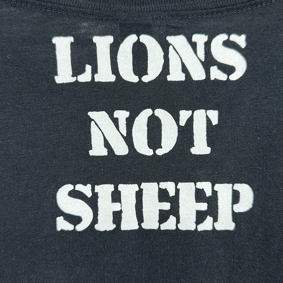 LIONS NOT SHEEP “Free Woman” T-Shirt LARGE Black/White EUC! - Picture 6 of 7